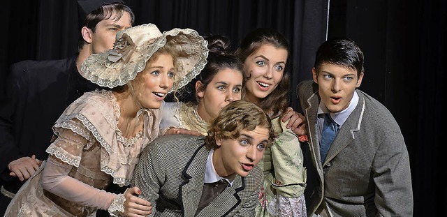 Eine Komdie von Oscar Wilde fhrten d...English-Drama-Group im Gymnasium auf.   | Foto: Sebastian Scheffel