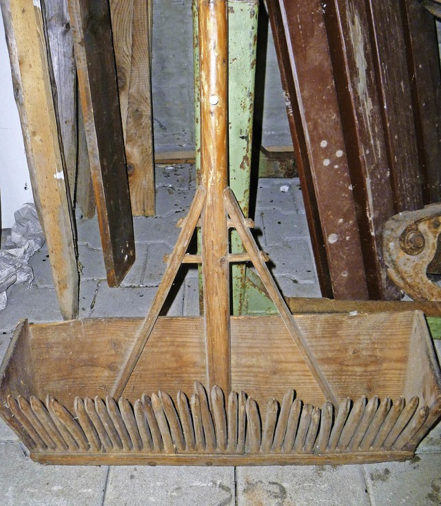 Mit dem Fruchtrechen haben Bauern die hrenreste aus der Frucht entfernt.   | Foto: sonja eiche