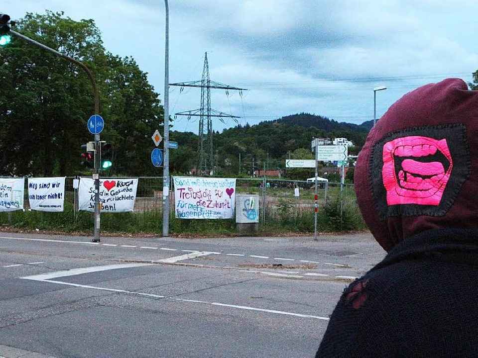 Sand im Getriebe besetzt Grundst�ck im Schildackerweg  | Foto: Konstantin G�rlich