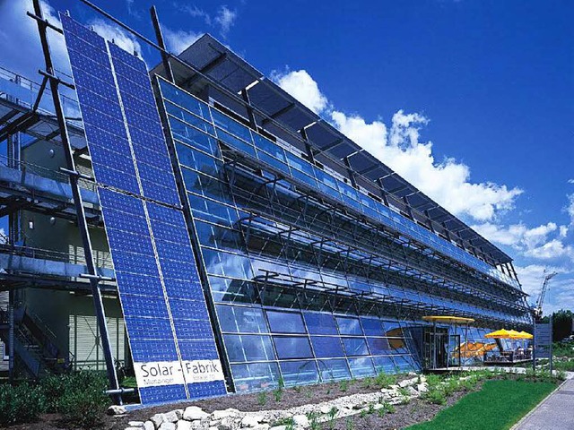 Bei der Freiburger Solarfabrik fllt fast jeder zweite Job weg.  | Foto: DBU