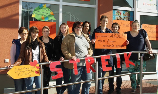 Die Erzieherinnen in Herbolzheim strei...eine bessere Anerkennung ihrer Arbeit.  | Foto: Thilo Bergmann