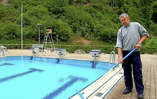 Walter Priller, Todtmooser Schwimmmeis...ist gewappnet fr die neue Badesaison.  | Foto: hans-dieter folles