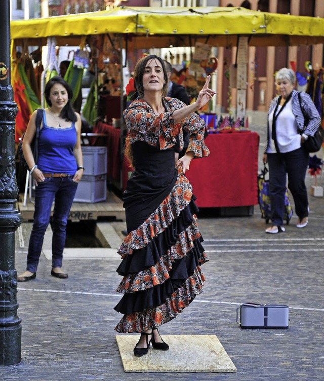 Amanda Espinel tanzt Flamenco auch auf Straen und Pltzen.   | Foto: Kunz