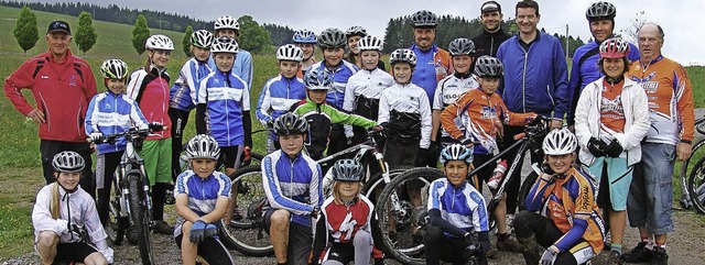 Das Race Team Chlsterli aus der Schwe...ieder in St. Mrgen im Trainingslager.  | Foto: Heinrich Fehrenbach