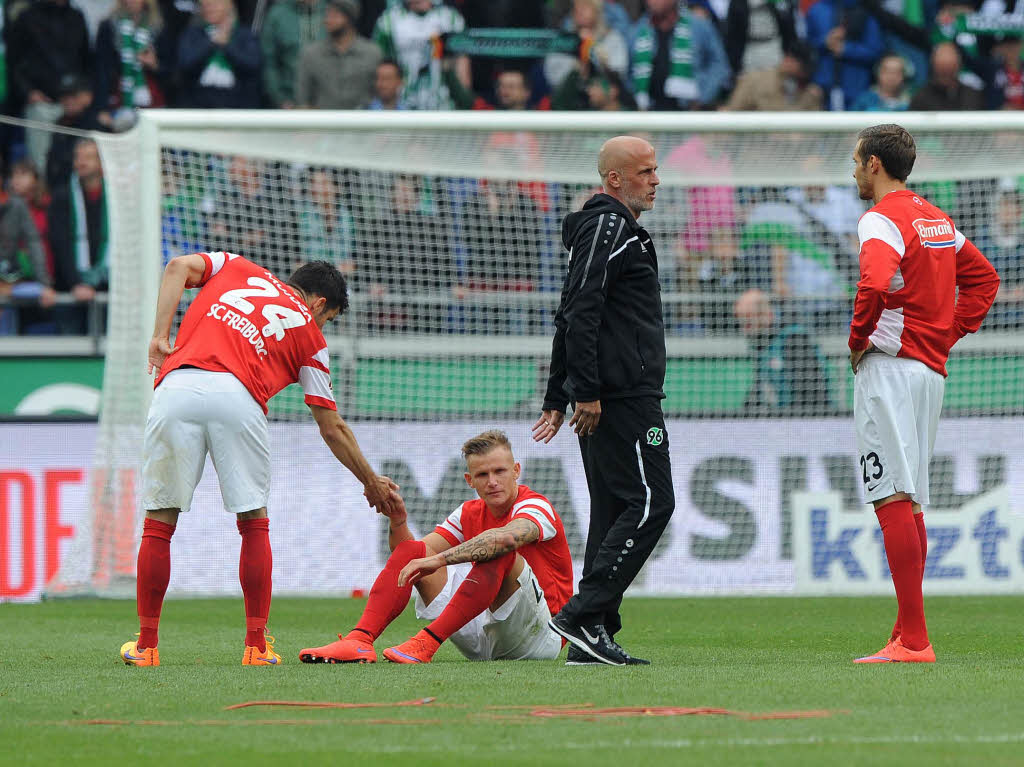 Der SC Freiburg kann in Hannover nicht punkten und steigt in die zweite Liga ab.