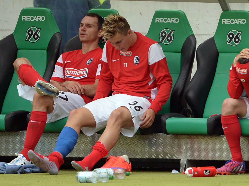 Der SC Freiburg kann in Hannover nicht punkten und steigt in die zweite Liga ab.