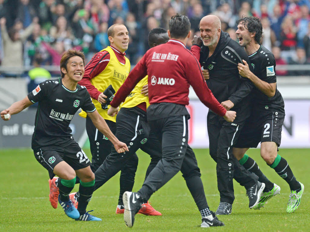 Der SC Freiburg kann in Hannover nicht punkten und steigt in die zweite Liga ab.