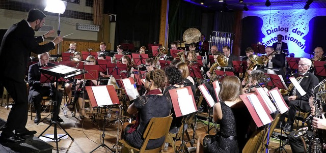 An zwei Abenden hintereinander gaben D...ie Musikkapelle Bleichheim ihr Bestes.  | Foto: Christel Hlter-Hassler
