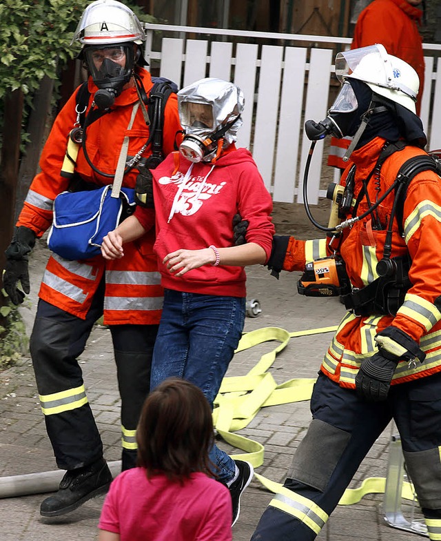 Menschen gerettet: Friesenheimer Feuer...m Haus, wo es in einer Praxis brennt.   | Foto: heidi fssel