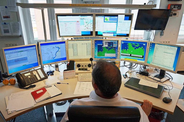 In der Leitzentrale der Gesellschaft zur Rettung Schiffbrchiger in Bremen.  | Foto: Eckhard Stengel