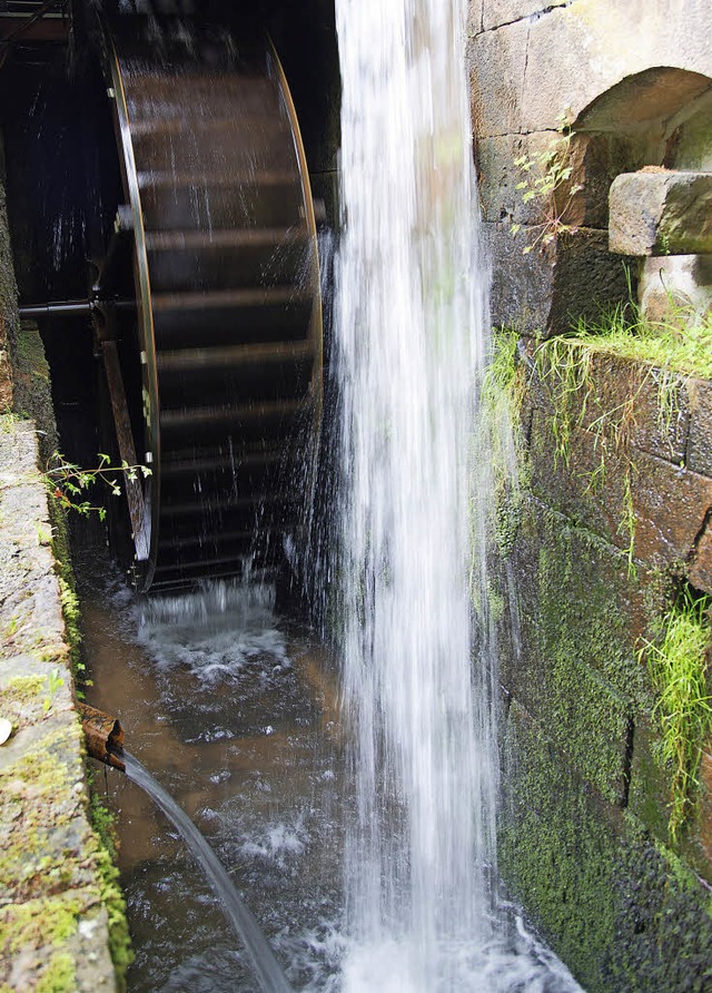 Wasser treibt das Mhlrad an.   | Foto: fotos: olaf michel