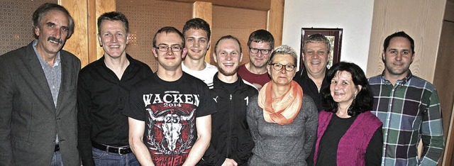Der bisherige Vorsitzende Helmar Allge...ellvertreter Eberhard Oswald (links).   | Foto: Karin Heiss