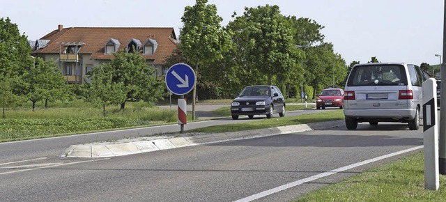 Fahrbahnverengung und Tempo 40 &#8211;...gelheim an der B3  den Lrm begrenzen.  | Foto: Volker Mnch