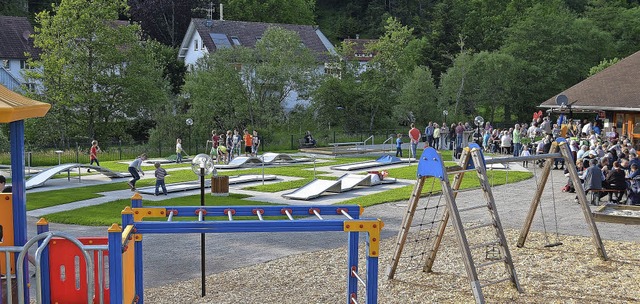 Die erneuerte  Freizeitanlage mit Kind...gsabend, Blick vom Zugang am Kirchberg  | Foto: Nikolaus Bayer