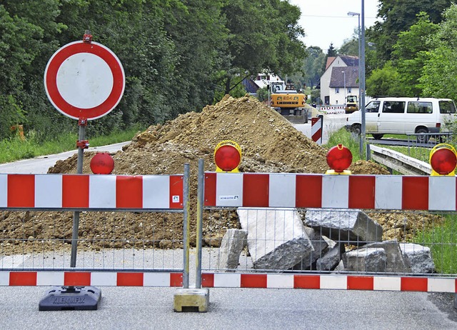 Die B 3 ist bis Ende des Jahres in Welmlingen  unterbrochen.  | Foto: Victoria Langelott