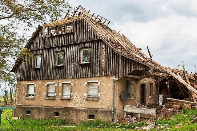 Fotos: Der vom Tornado zerstrte Bauernhof bei Blumberg