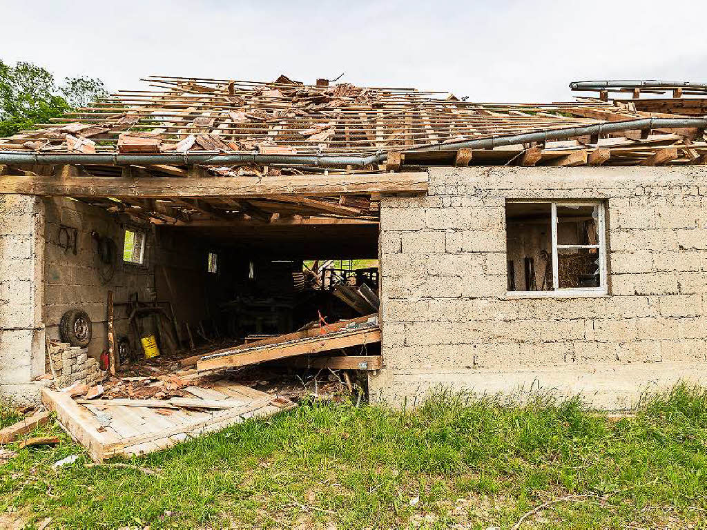 Vllig zerstrt hat das Unwetter am 13. Mai einen Bauernhof beim Blumberger Ortsteil Ftzen. Glcklicherweise war der Hof nicht bewohnt.