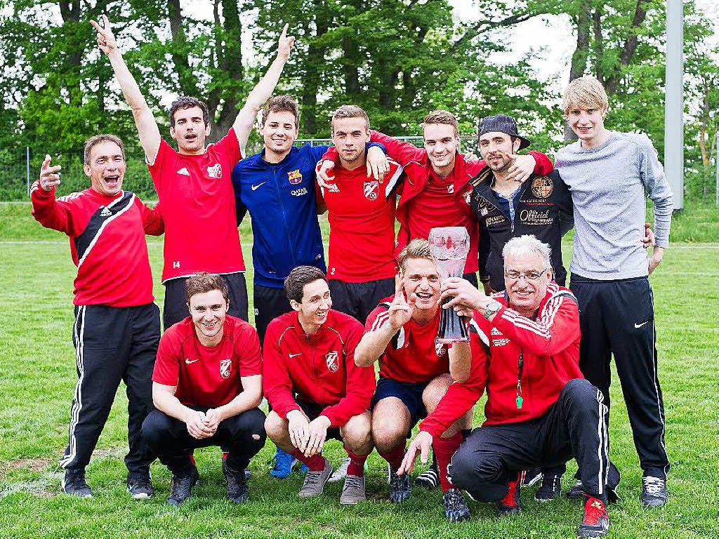 „Mannis Jungs Wutschingen“ sind am Ende zweite Sieger beim Fuballfest.