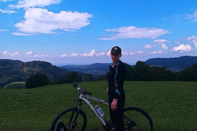 Claudia Grammelspacher mit dem Fahrrad, das ihr gestohlen wurde.   | Foto: Privat