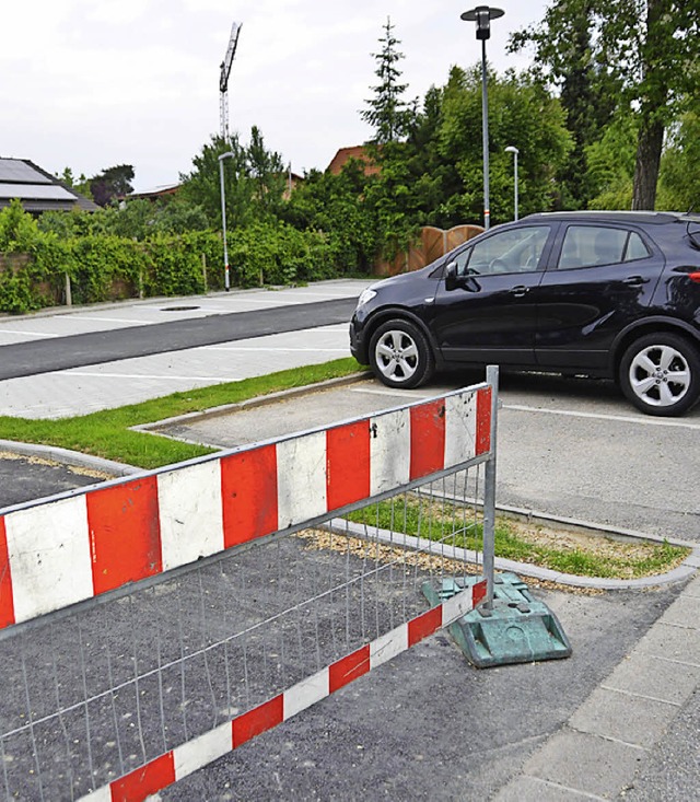 Bald sollen die neuen Rewe-Parkpltze nutzbar sein.   | Foto: Langelott