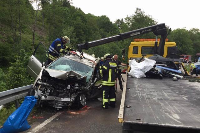 Zwei Tote bei schwerem Unfall auf der B317 bei Zell im Wiesental