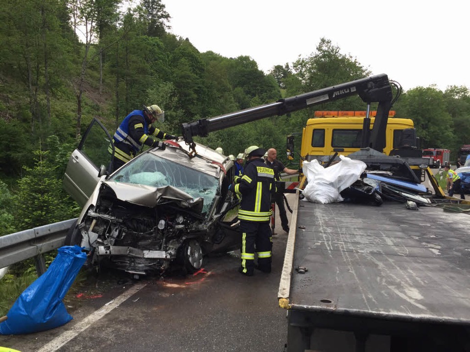 Zwei Tote Bei Schwerem Unfall Auf Der B317 Bei Zell Im Wiesental - Zell ...