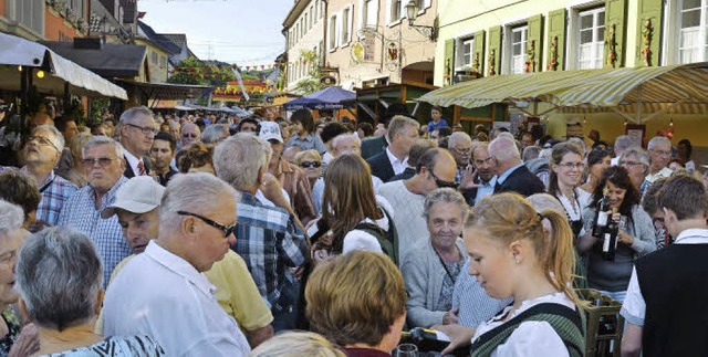 Kstlichkeiten aus Kche und Keller sorgen stets fr viel Publikum in Ihringen.   | Foto: Felix Held