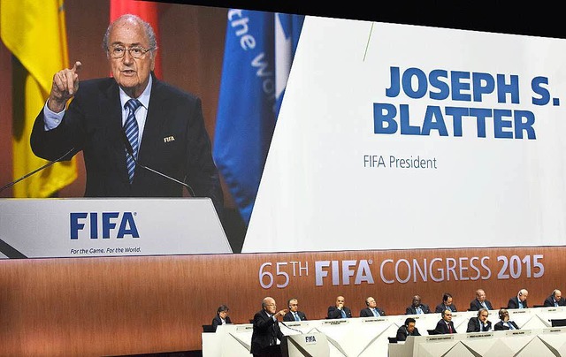 Blatter weist die Schuld an Skandal von sich.  | Foto: dpa
