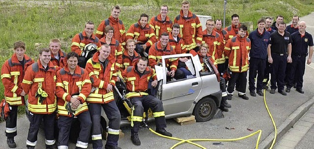 Alle Teilnehmer des Lehrgangs  bestand...tigt, einen Feuerwehrtrupp zu fhren.   | Foto: privat