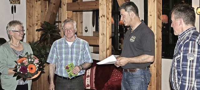 Erhard Strohmeier wurde beim Skiclub W...rau Erika verabschiedet (von rechts).   | Foto: ZVG