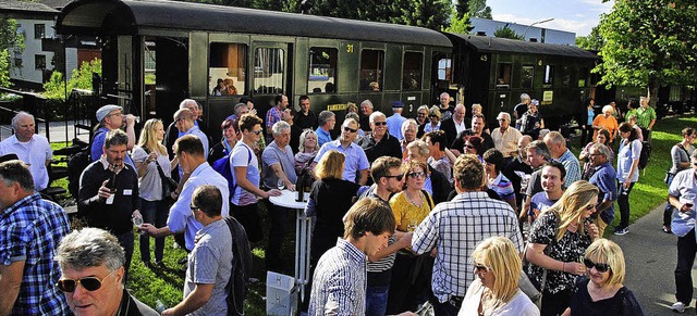 Sonnenschein begleitete den Weinexpress auf seiner Fahrt durchs  Kandertal.   | Foto: Norbert Sedlak