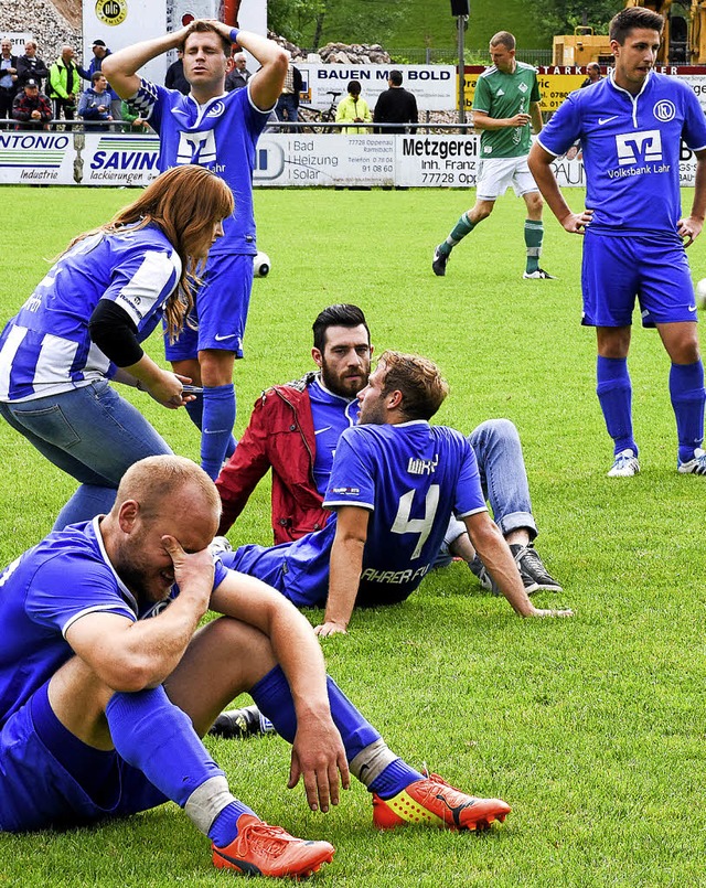 Abpfiff: Enttuschung und Leere in den...er Lahrer Spieler bestimmte das Bild.   | Foto: Sebastian Khli