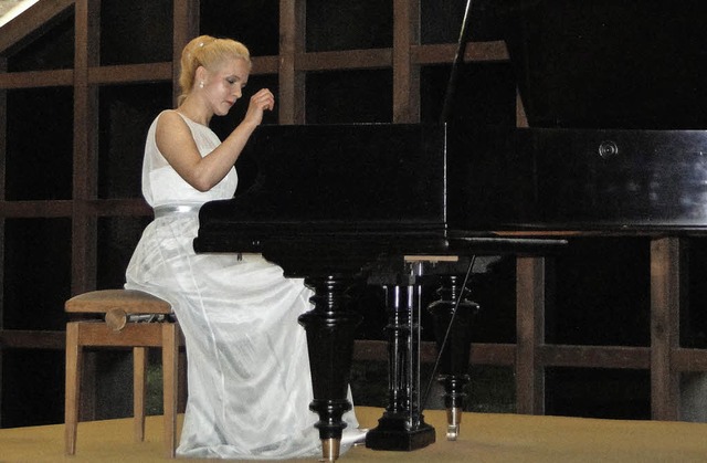 Bei ihrem Konzert in der Breisacher Ma...a Mikulska Werke von Chopin und Liszt.  | Foto: Elisabeth Saller