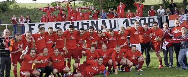Bleiben  fast komplett beisammen: die Feierbiester des FC Schnau  | Foto: Hrvoje Miloslavic