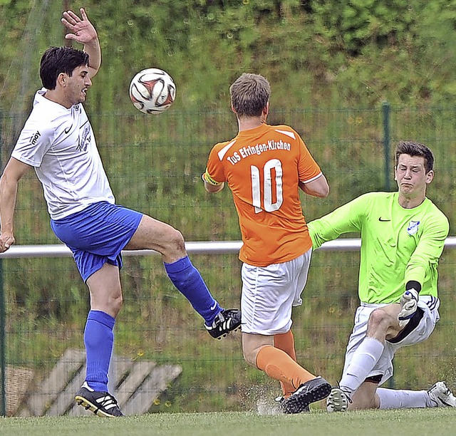 Abgewehrt: Der Murger Johannes Dietric...nik Frh, der mit dem TuS 0:4 verlor.   | Foto: Schn