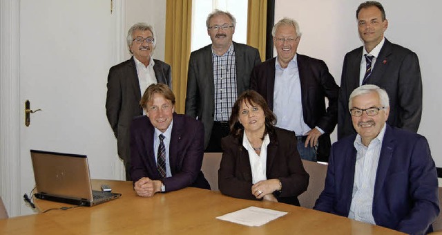 Sieben Brgermeister, ein Ziel: (vorne...u), Stefan Dorfmeister (Hchenschwand)  | Foto: Claudia Renk