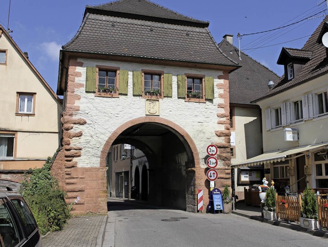 Sulzburgs  Stadttor  erhlt  im Sommer  einen  neuen  Anstrich.  | Foto: i. grziwa