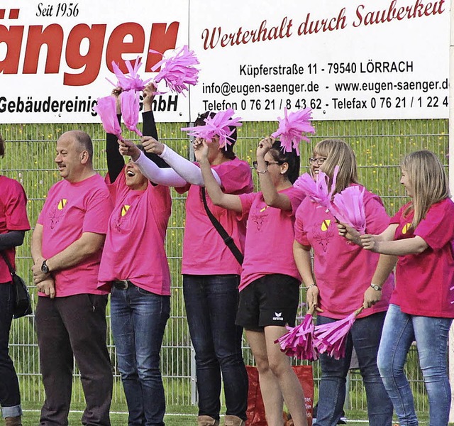 Raich und schn: Die Raicher waren mit ihrem Fanclub nach Tegernau gekommen.  | Foto: Monika Weber