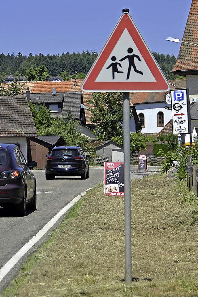 Dass die Autos auf der L151   zu schne...eien, beklagen die Rte von Oberhof.    | Foto: Winfried Dietsche