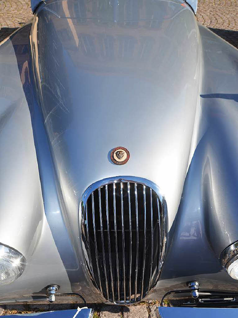Jaguar SS 100 von 1937, sicher lich kein Nachkriegsmodell