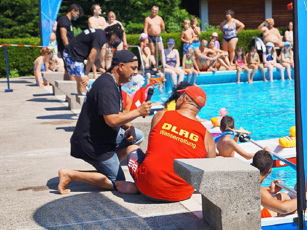 Impressionen vom ersten Badewannenrennen im Bad Sckinger Waldbad
