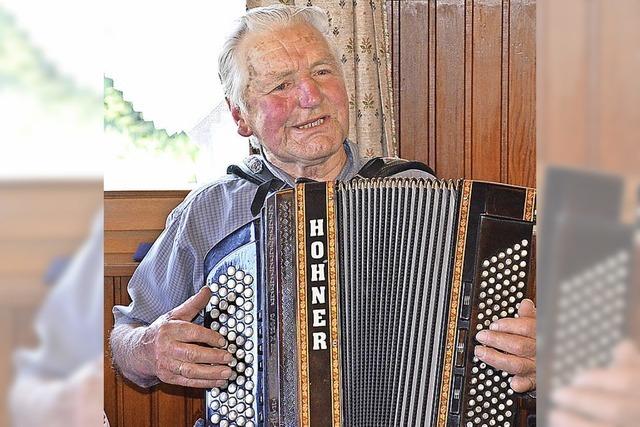 Offenes Singen mit Akkordeonbegleitung in Titisee-Neustadt