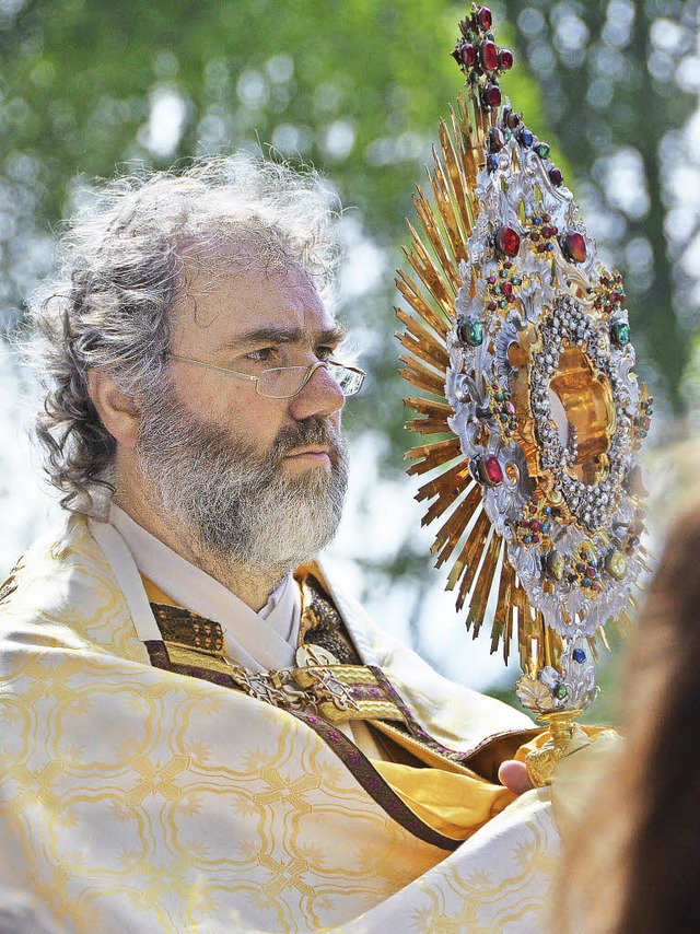 Fr Pfarrer Klemens Armbruster war es ...lle Himmelsrichtungen das Evangelium.   | Foto: Markus Donner