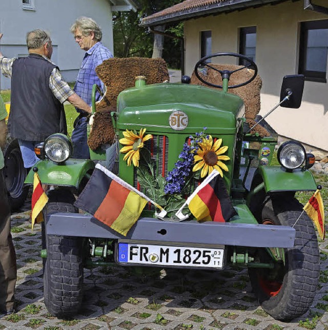 <Text>65 Oldtimer,  Traktoren, aber au... Oldietreffen nach Rtenbach.  </Text>  | Foto: Liane Schilling