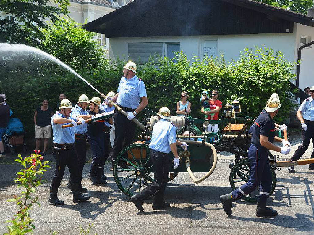 Ein buntes Spektrum der Feuerwehrwehrarbeit der vergangenen 150 Jahre zeigte nicht nur der Festumzug zum Jubilum 