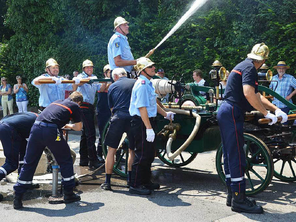 Ein buntes Spektrum der Feuerwehrwehrarbeit der vergangenen 150 Jahre zeigte nicht nur der Festumzug zum Jubilum 