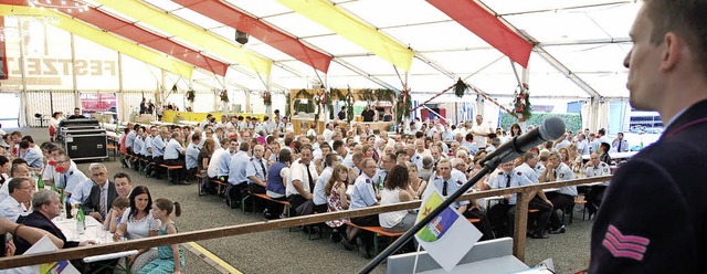 Viele Besucher feierten am Freitagaben... 150-jhrige Jubilum der Feuerwehr.    | Foto: SENF / CREMER