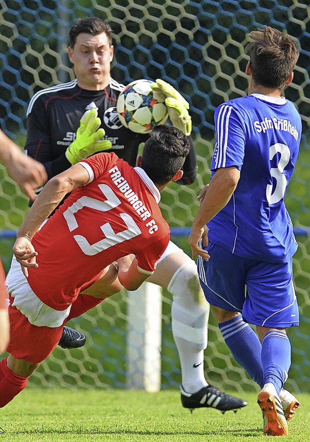 Ibrahim Bayram vom FFC scheitert hier am Griheimer Keeper Aaron Gerwig.  | Foto: Patrick Seeger