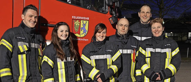 Drei Feuerwehrpaare (von links): Fabia...inhard Schweizer und Hildegard Barth.   | Foto: Andrea gallien