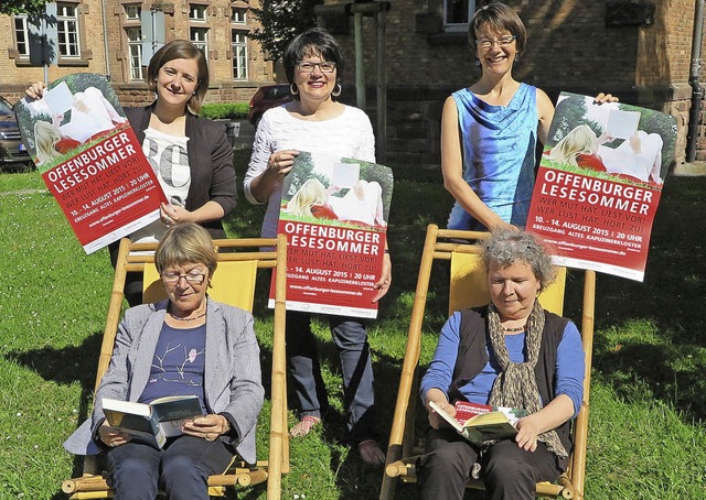 Die Veranstalterinnen (von links): Eva...k, Barbara Roth und Christa Peiseler.   | Foto: Stadtbibliothek